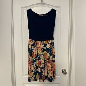 EUC Gilli navy blue dress size large